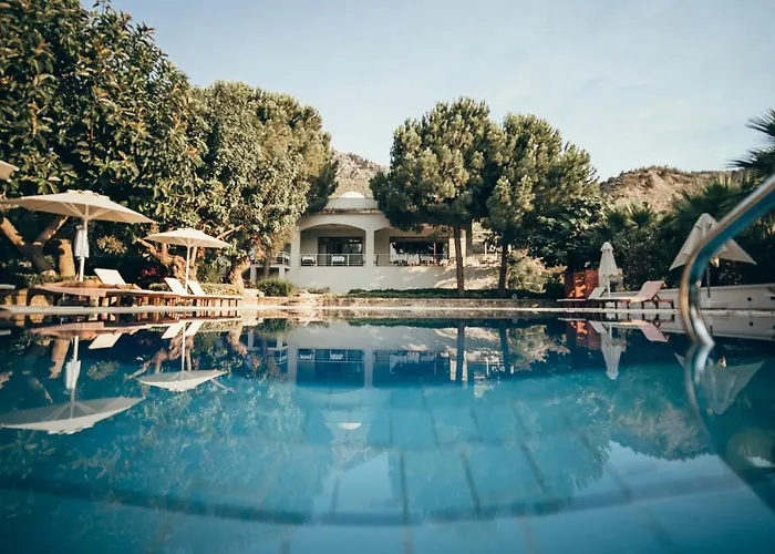 Gillham Vineyard Hotel